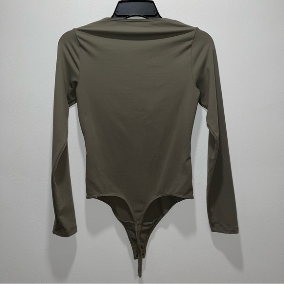 Abercrombie & Fitch Olive Cutout Bodysuit - Picture 5 of 9
